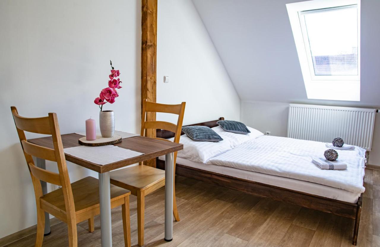 Apartmany Kurojedy Bor Luaran gambar